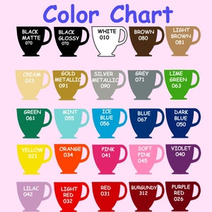 Pu&ograve; includere: Tabella colori con 24 colori diversi mostrati come tazzine da t&egrave;. Ogni colore ha un nome e un codice numerico. I colori includono nero, bianco, marrone, crema, oro, argento, grigio, verde lime, verde, menta, blu ghiaccio, blu, blu scuro, giallo, arancione, rosa, rosa chiaro, viola, lilla, rosso chiaro, rosso, bordeaux e rosso porpora.