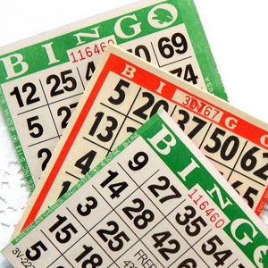 This is a fantastic bundle of Green and Red Bingo Cards. In your package you will receive (20) cards.
10 - Green Bingo Cards
10- Red Bingo Cards