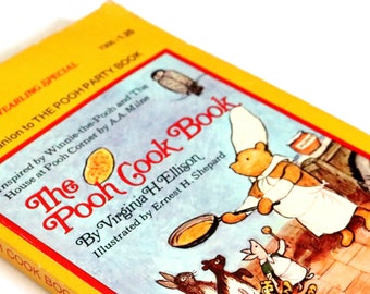 Vintage Book, The Pooh Cookbook. Vintage Children's Books. Vintage Ephemera. Book Journal. Junk Journal Paper. Classic Book Illustrations.