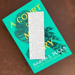 Marcapáginas de Una corte de niebla y furia escrito a máquina - ACOTAR - Capítulo cincuenta y cinco - ¡Con licencia oficial! - Sarah J. Maas