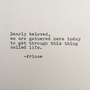 Citation de Prince tapée à la machine à écrire | Soyons fous | Paroles de chanson | 4x6