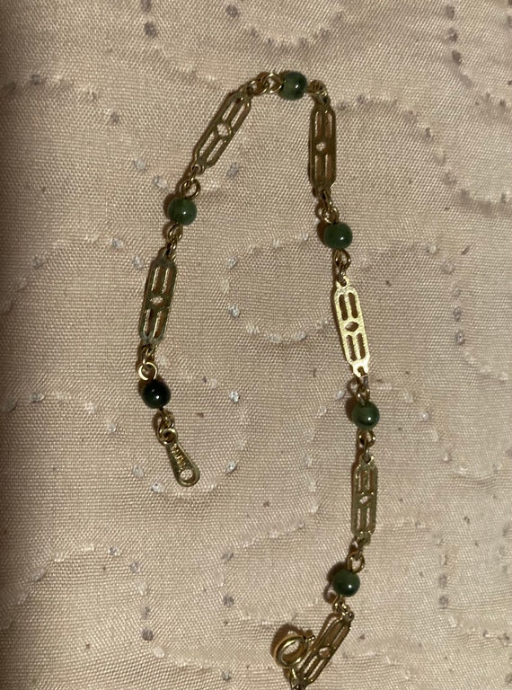 Beautiful Avon Vintage Color Jade Tone Bracelet