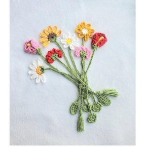 4 Flower bookmark patterns, easy crochet patterns, lily sun flower, daisy flower, Mothers day gift, heart book mark gift.  Simple pattern.