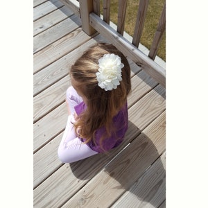 Flower Hair Clips, Baby girl gift, Wedding Hair piece, Toddler hair accessory, white flower hair pin, hair barrette, flower girl hair clip image 2