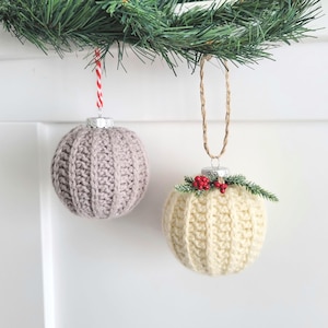 Easy Crochet ornament pattern, easy simple quick DIY gift, Christmas bauble or bulb cover, beginner Christmas crochet projects, holiday gift