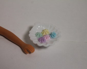 1:6 scale Merangue candy for Barbie, Ginny, Fashion Royalty, Blythe, or Momoko, Tyler, Poppy Parker