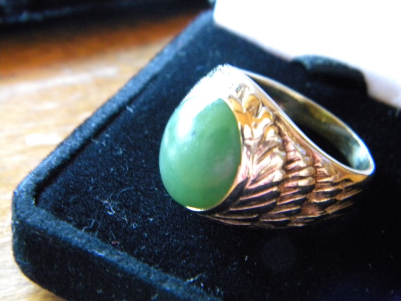 Lovely and Impressive! 10k yellow Gold Jade Massive Men/'s Ring Makers Mark Fine Detailing
