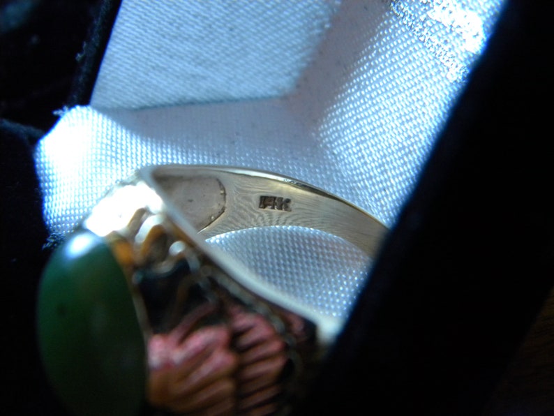 Lovely and Impressive! 10k yellow Gold Jade Massive Men/'s Ring Makers Mark Fine Detailing