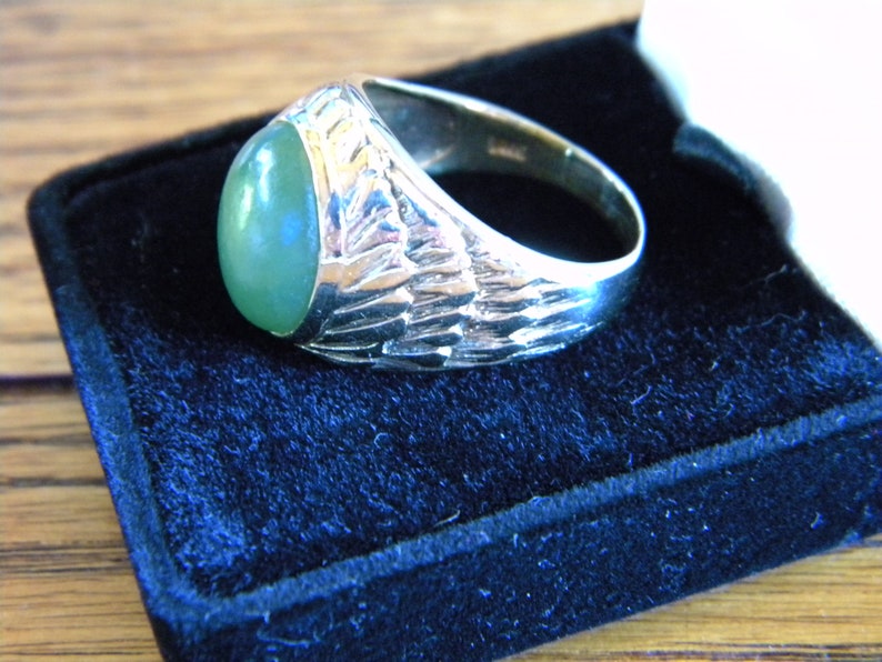 Lovely and Impressive! 10k yellow Gold Jade Massive Men/'s Ring Makers Mark Fine Detailing