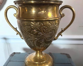 Magnífico porta-vinhos vintage em latão