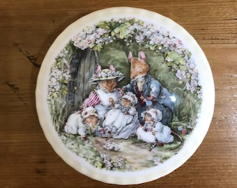 Border Fine Arts Brambly Hedge BH70 Poppy and Babies Figurine - Etsy