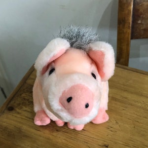 ベイブのぬいぐるみ
