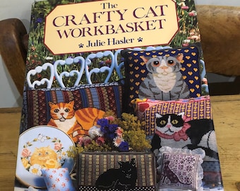 Het Crafty Cat Workbasket-patroonboek van Julie Hasler