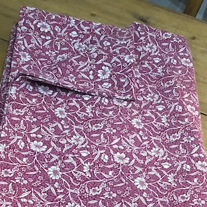 St Michael&#39;s Deep Pink Flowery Single Duvet Cover