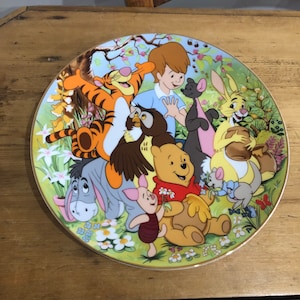 Cartoon Classics Disney's Winnie the Pooh Decorative Plate