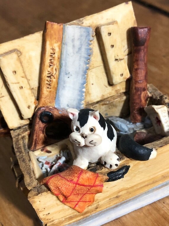 Ornament Black and White Cat Kitten Figurine Colour Box Cats Dolls House Pet Peter Fagan Vintage Miniature 1:12th Scale Present