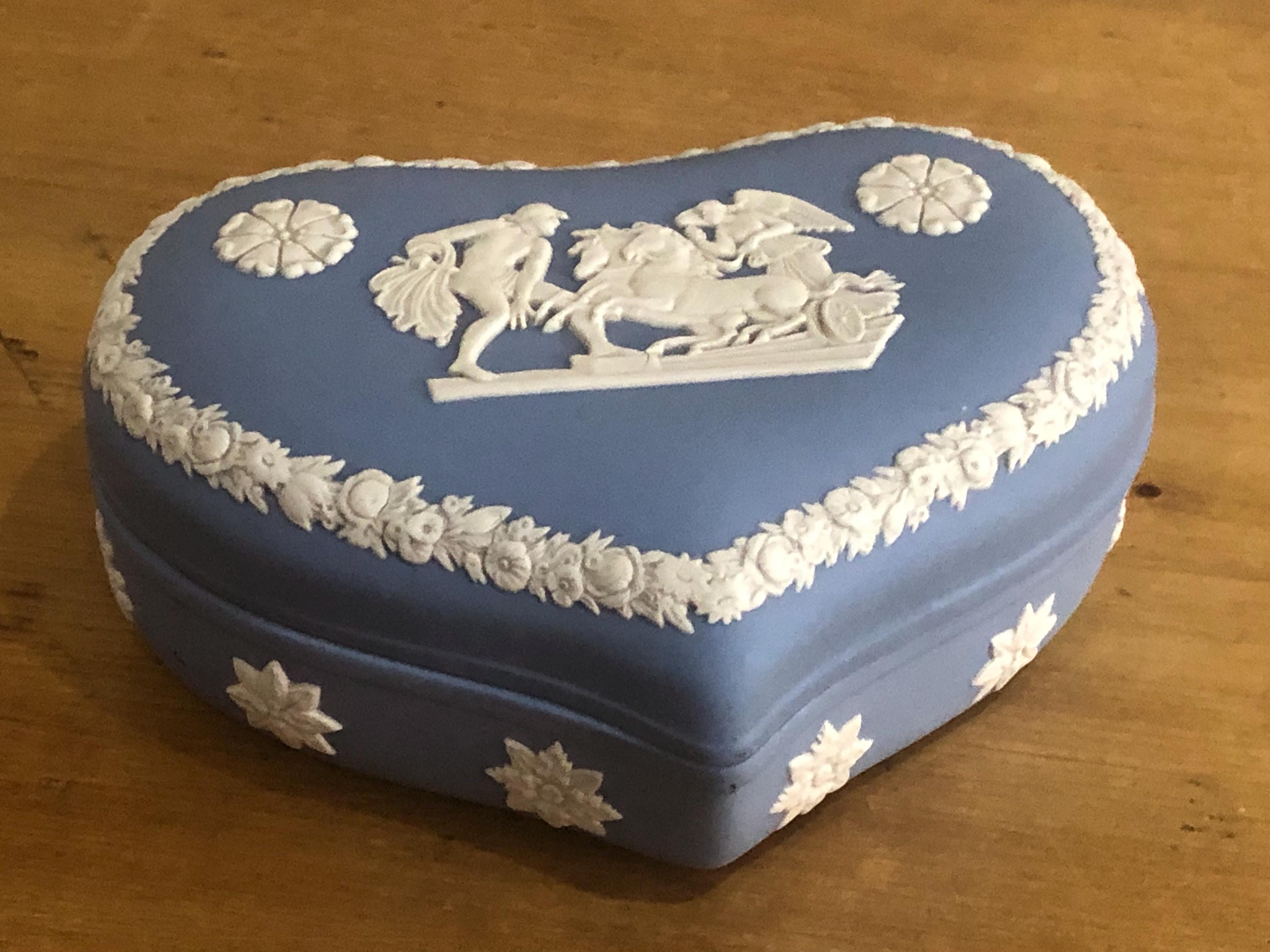 Caddy Box 清白かりん ミストニ オトメイト ハート 缶バッジ ルーカス Wedgwood Jasperware, Ulysses Staying the Chariot of Victory, Heart