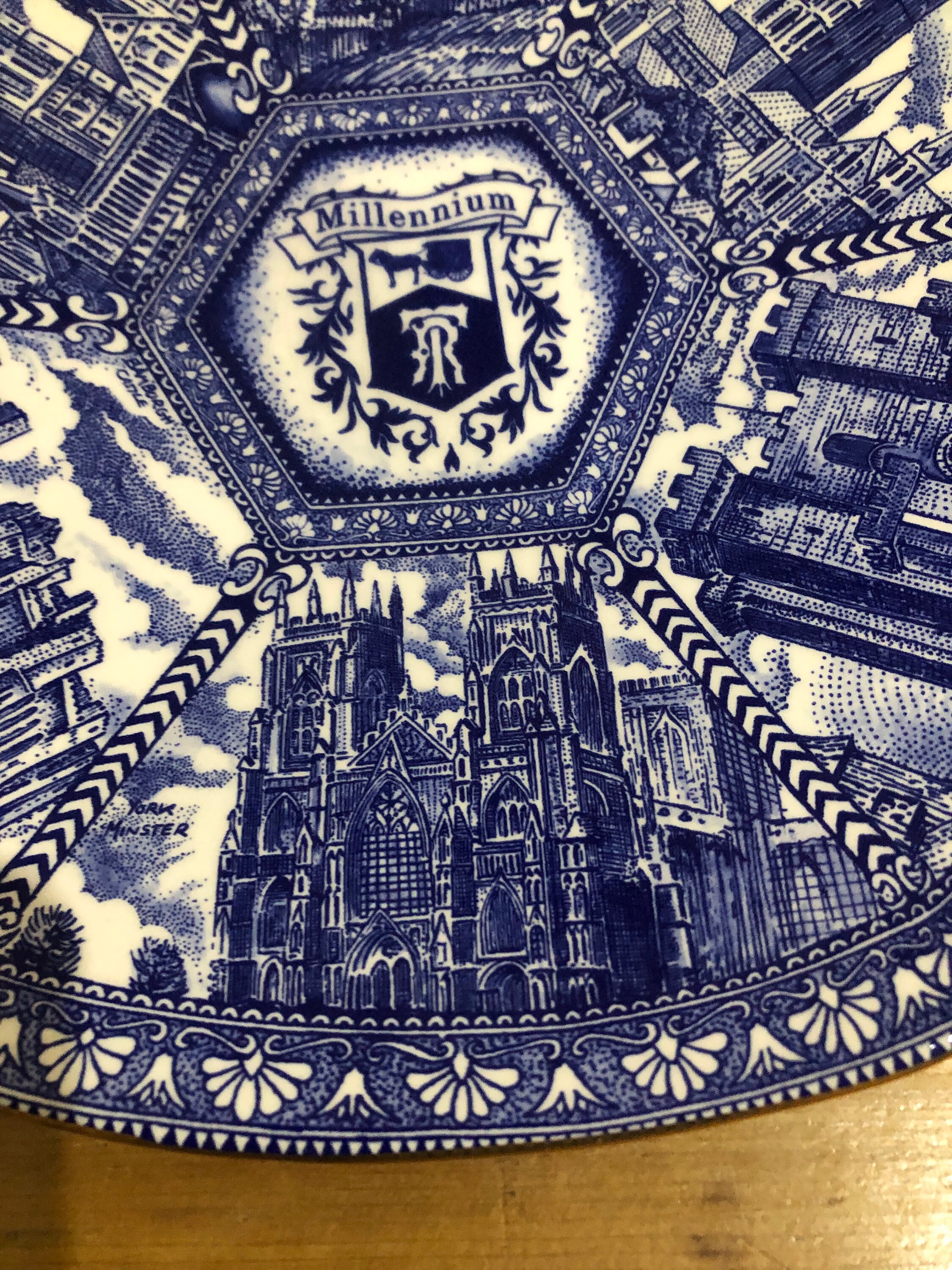 Ringtons Millennium Plate 記念プレート Ringtons Millennium Celebration Blue and White Year 2000 Plate