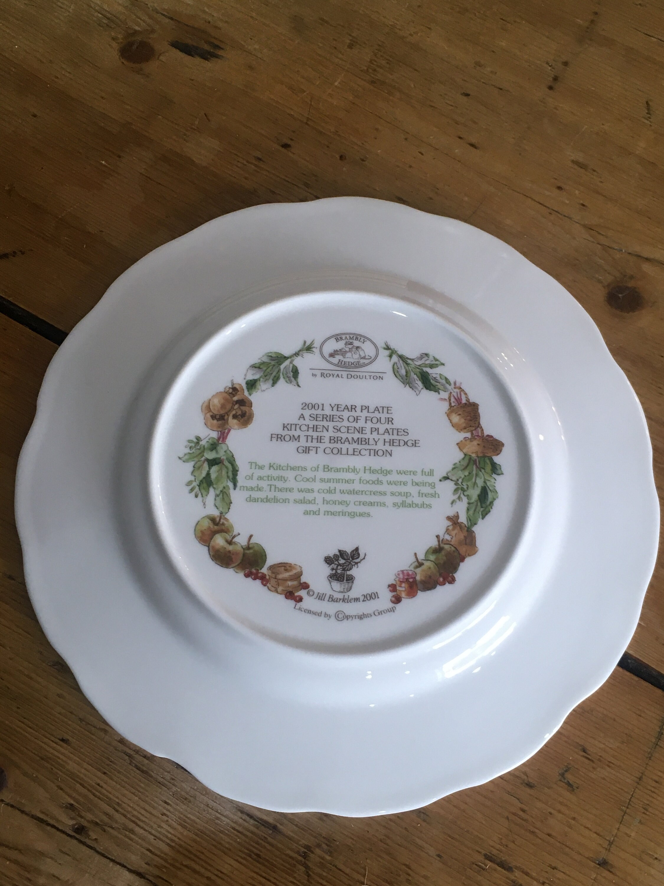   Brambly Hedge 2001年イヤープレート Brambly Hedge Kitchen Scene 2001 Year Plate - Etsy
