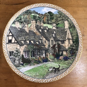 Royal Worcester Villages Broadway Sue Scullard Decorative Plate