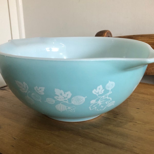 Pyrex Gooseberry Pattern Cinderella Medium Mixing Bowl