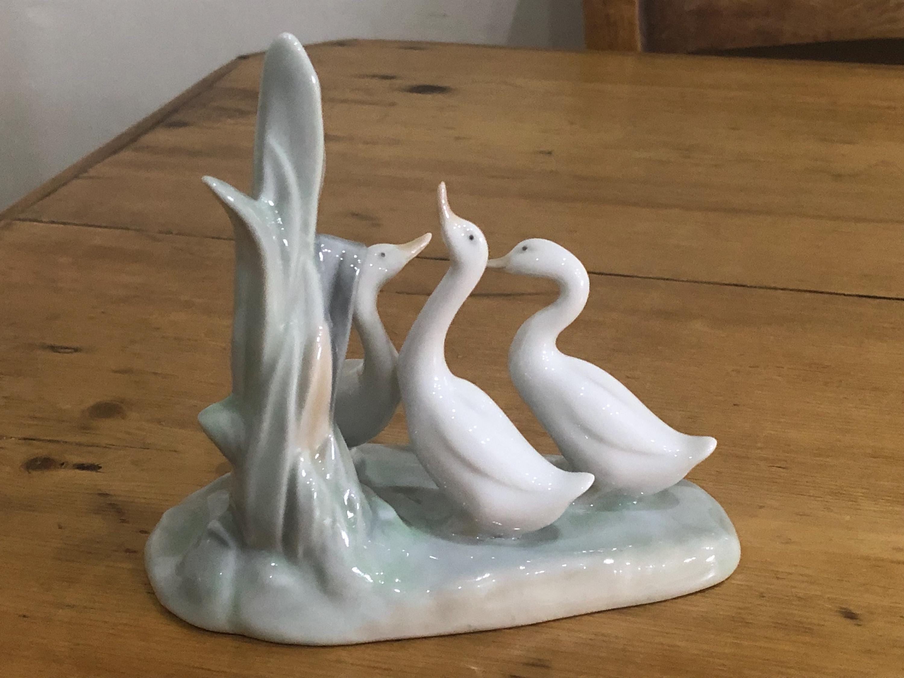 リヤドロ作「ナオ」の白いアヒル3羽のフィギュア - Etsy 日本