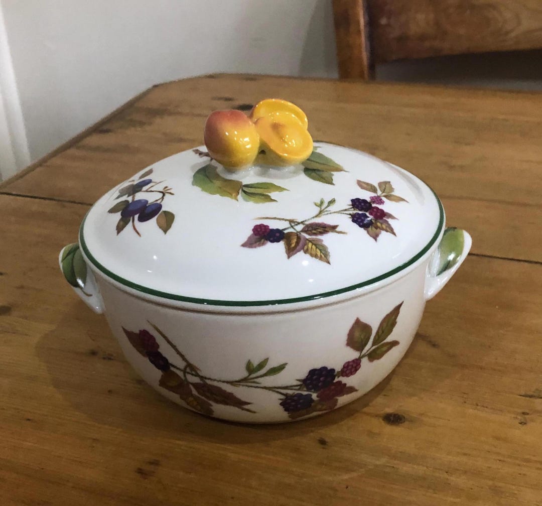 Royal Worcester Evesham Vale Medium Vegetable Tureen / Casserole