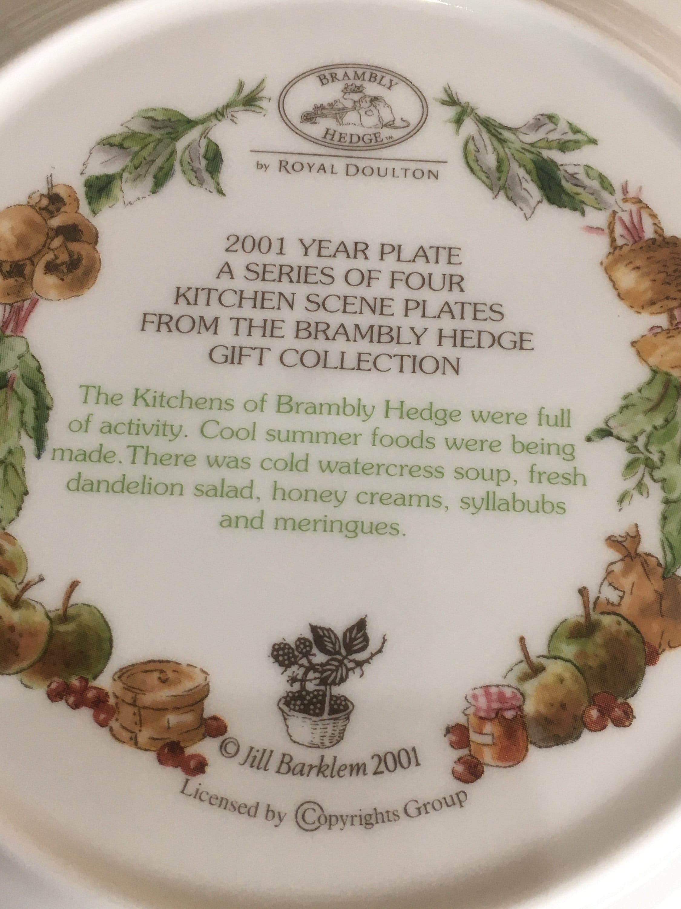   Brambly Hedge 2001年イヤープレート Brambly Hedge Kitchen Scene 2001 Year Plate - Etsy