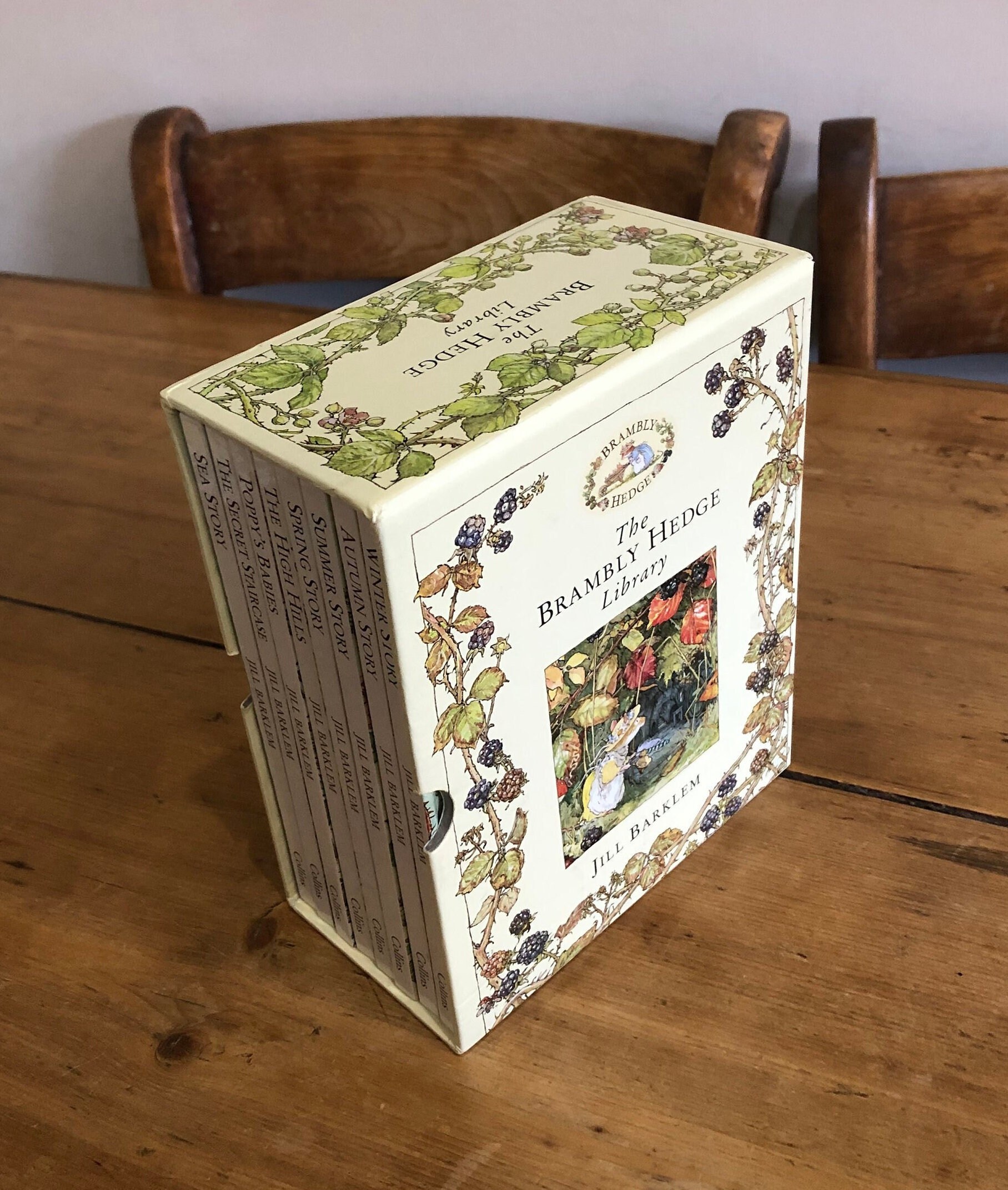 新品ハードカバーThe Brambly Hedge Library 8冊セット the-brambly-hedge-library-8-
