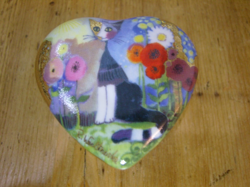 Goebel Heart Shaped R Wachtmeister Cat Trinket Box with Lid