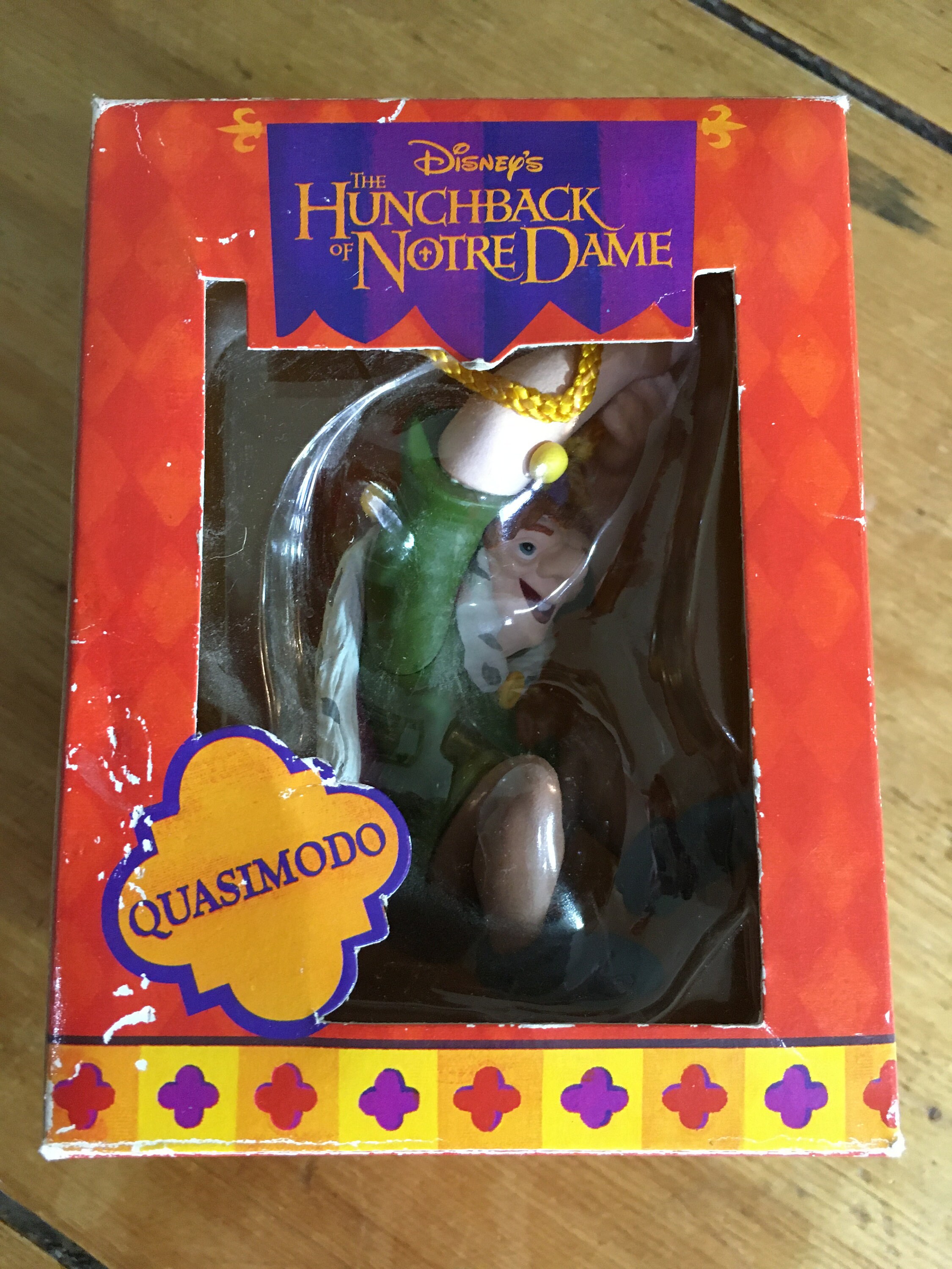 ディズニーのノートルダムの鐘カジモドのフィギュア - Etsy 日本