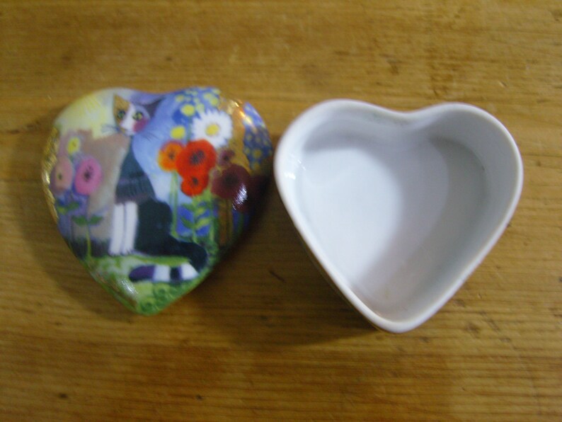 Goebel Heart Shaped R Wachtmeister Cat Trinket Box with Lid
