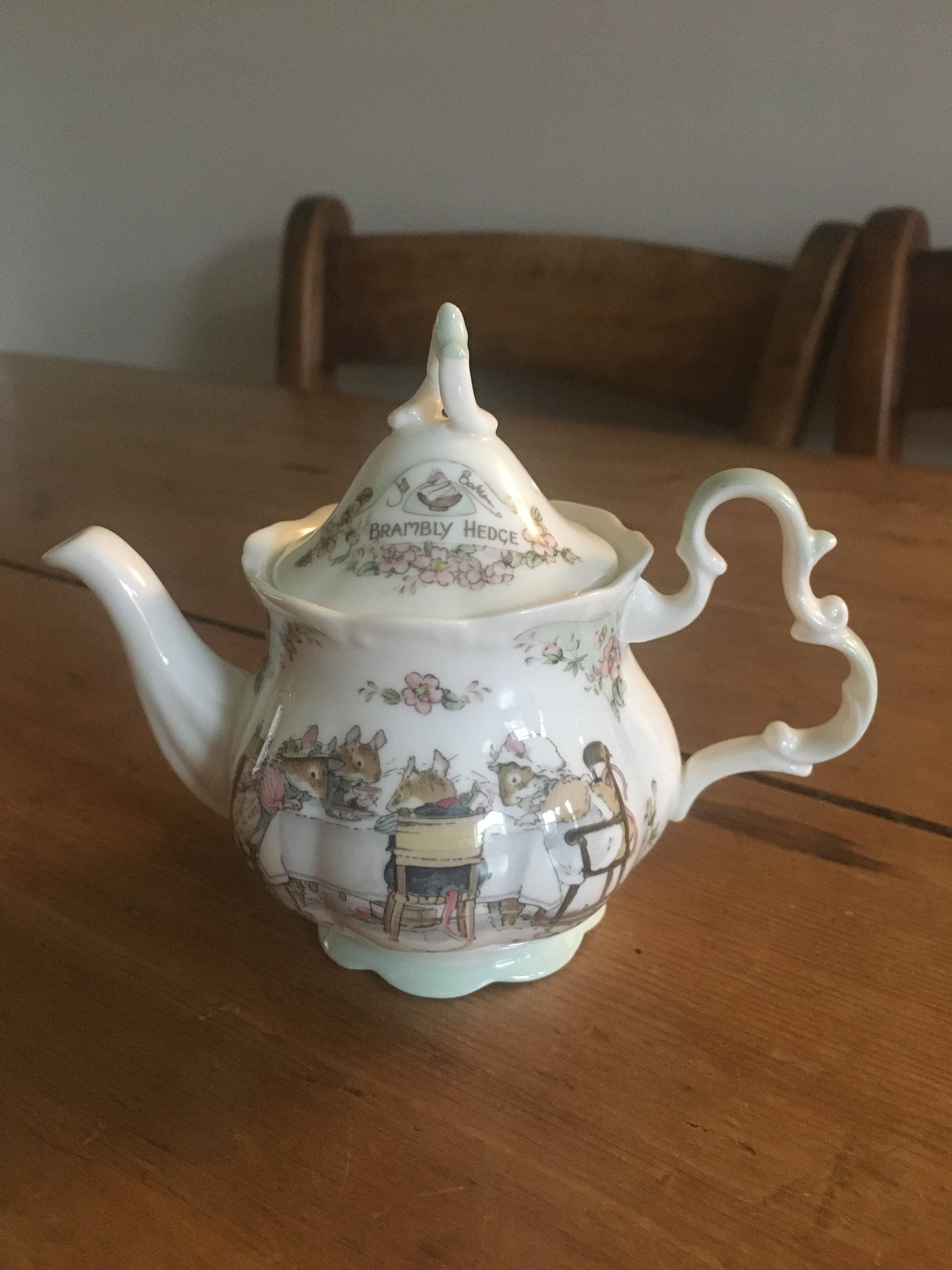 Brambly Hedge Miniature Tea Service Teapot - Etsy UK