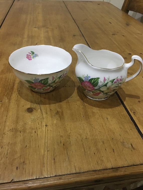 コルクロフ フローラル シュガーボウル＆クリーマーセット - Etsy 日本