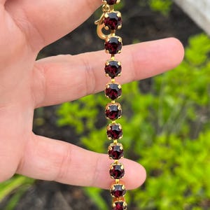 MUSTERVERKAUF ...... Burgund 6 mm echtes österreichisches Kristallarmband