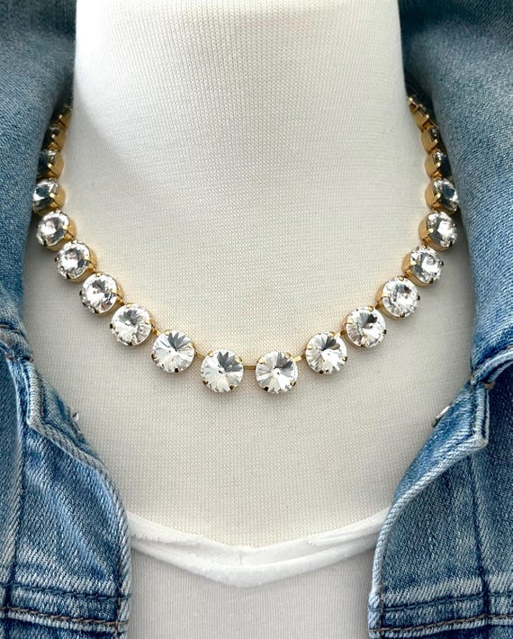 クリアクリスタル12mmマルチストーンに27mmイザベラペンダントを