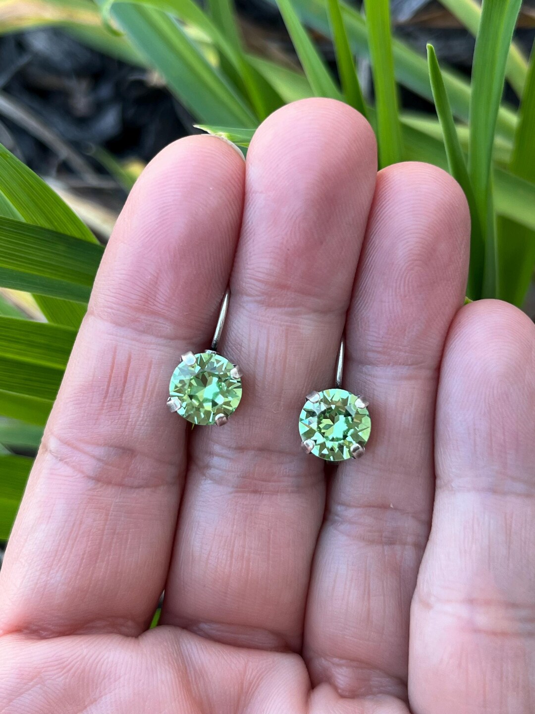 黄緑　ビジュー　パヴェボール　ピアス　イヤリング　メモリーオイル　アロマオイル Peridot Green 8mm Genuine Austrian Crystal Lever Back Drop