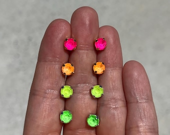 NEUE GRÖSSE • 6 mm Neon Pink, Orange, Gelb, Grün echte Kristall Ohrstecker