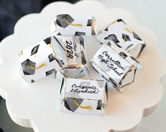 ブラックキャップ卒業式ナゲットラッパー - チョコレートキャンディのラッピングに使える、印刷・記入可能なPDFダウンロード。宛名ラベルシールに印刷できます。