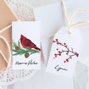 Cardinal Christmas Gift Tags: AFDRUKBARE tags die je in de browser bewerkt. Zes stijlen, waaronder vogels, bessen, takken, groenblijvend en hulst.