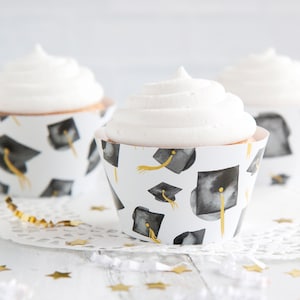 Black Graduation Cupcake Wrapper - PRINTABLE cupcake/muffin sleeve PDF, mortar board, black caps with gold tassels, fun decoration ideas
