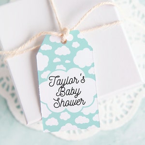 Etiquettes cadeaux Aqua Cloud - IMPRIMABLE à télécharger, modifier le modèle en Corjl. Idées cadeaux pour baby shower. Anniversaire d'enfant. Etiquette de sac cadeau personnalisée.