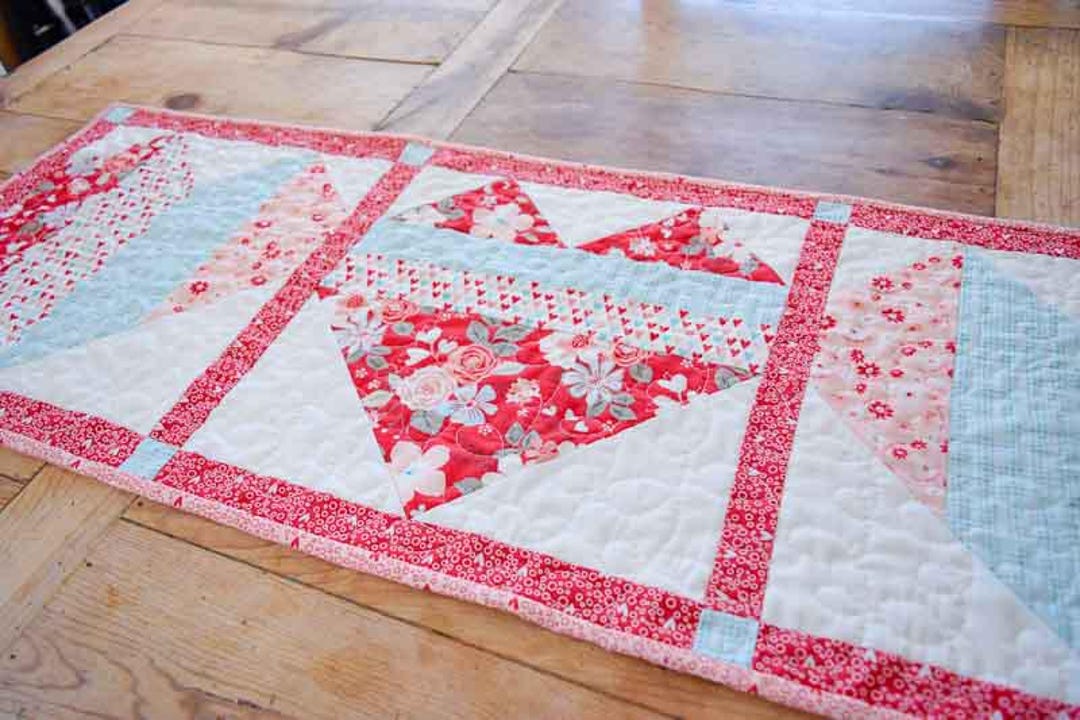 Heart to Heart Table Runner Pattern | Valentine's | Table Topper ...