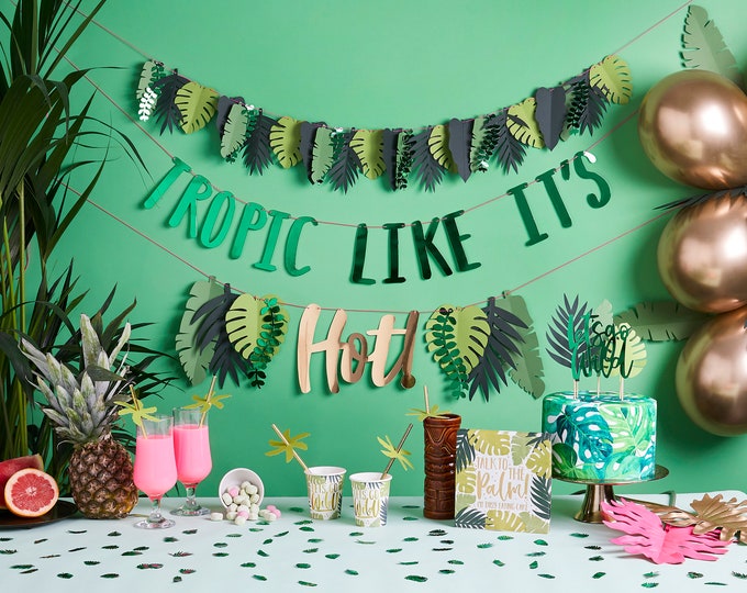 TROPICAL JUNGLE PARTY matching party decorations and tableware set. balloons, cups, straws, garlands and banners. green palm leaf confetti