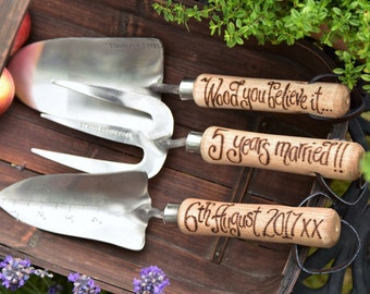 5th Anniversary Garden Tools Gift personalised wood garden tools for husband or wife, Five Years married, 2018 wedding, Wooden, I still Wood