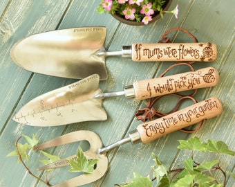 Garden Tools for Mum, Personalised Gardeners Gift for spring bulb planting, custom keepsake present for Mom Mam Mummy trowel