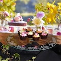 Mothers Day Glass Cake Stand Personalised, Custom Cupcake Stand, hand engraved with any messages, gift for mummy baker, Bake Off Showstopper