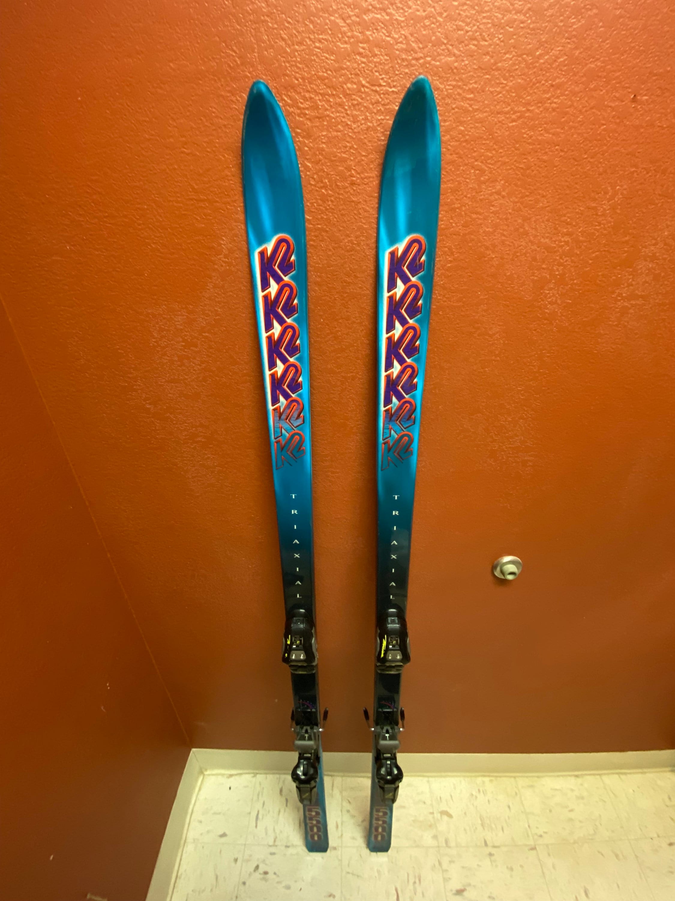 burton led zeppelin snowboard 2019 GNU Facts 2026 159 Bite Free Fenix TK20R UE Tactical Color:Sparkle TC-1 mixed