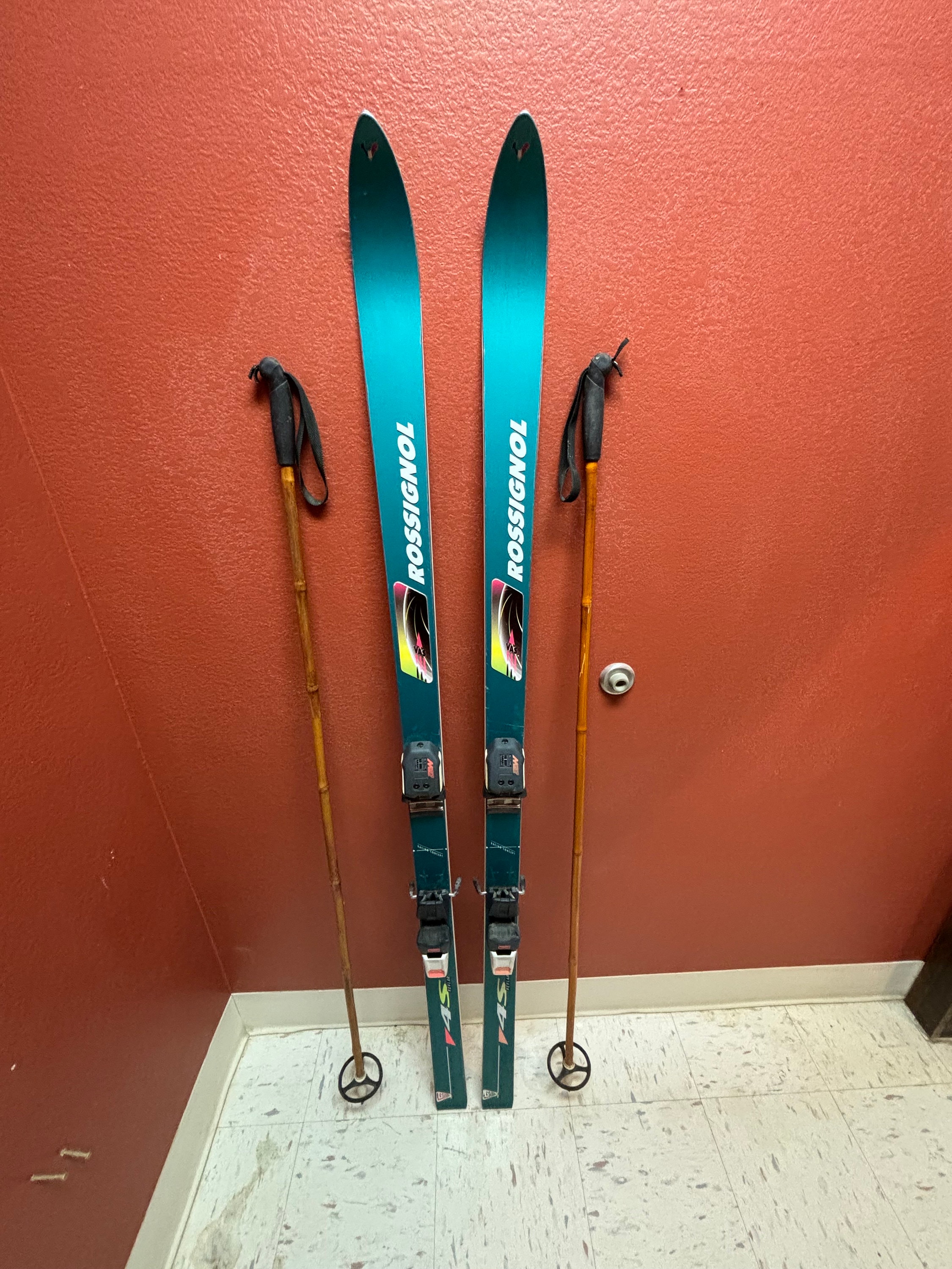 ROSSIGNOL 4S スキー板 Rossignol 4S Kevlar Skis Wall Art Decor, Refurbished Antique Skis