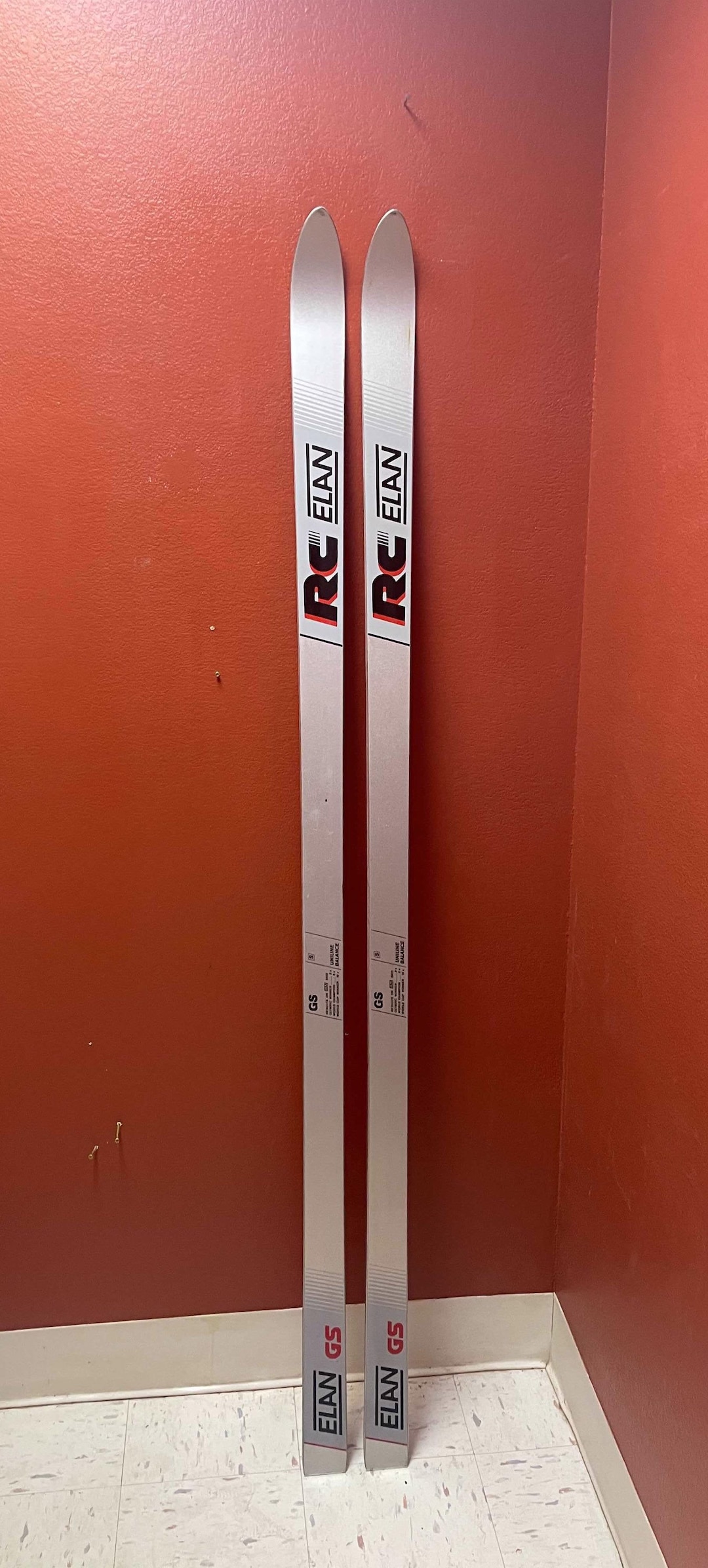 Vintage Elan RC GS Skis, Refurbished Ski Wall Art Set - Etsy